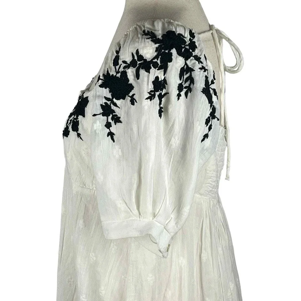 Free People Embroidered Square Neck Peasant Top White Black Size S, NWT